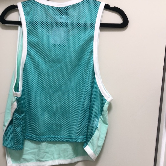 Jordan women’s top - Picture 2 of 3